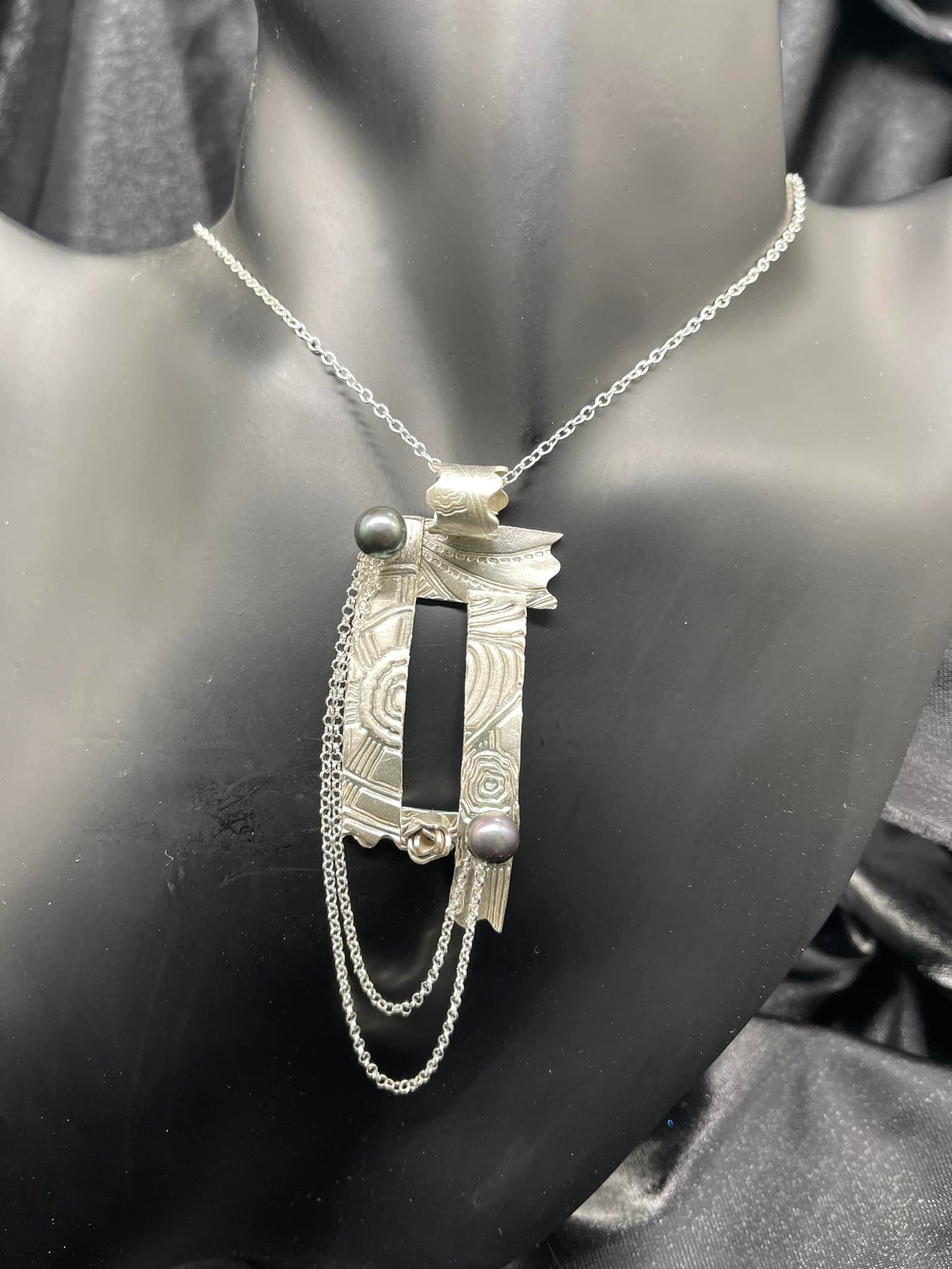 Black Pearl Pendant
