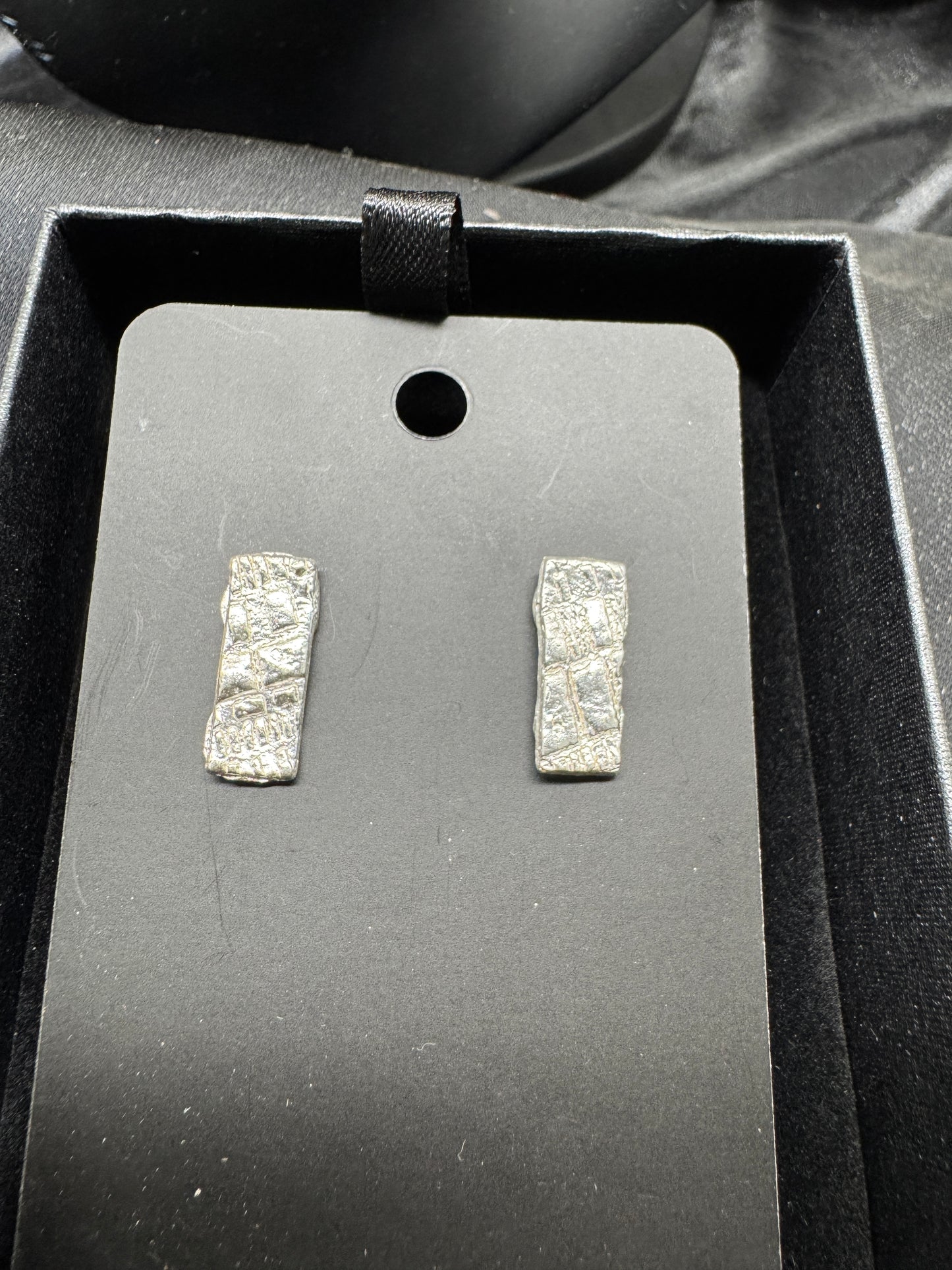Bar Stud Earrings Short